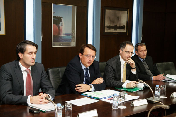 2012. 02. 10. -  Ministar Komadina s predstavnicima EIB - a o sufinanciranju projekta u željeznici